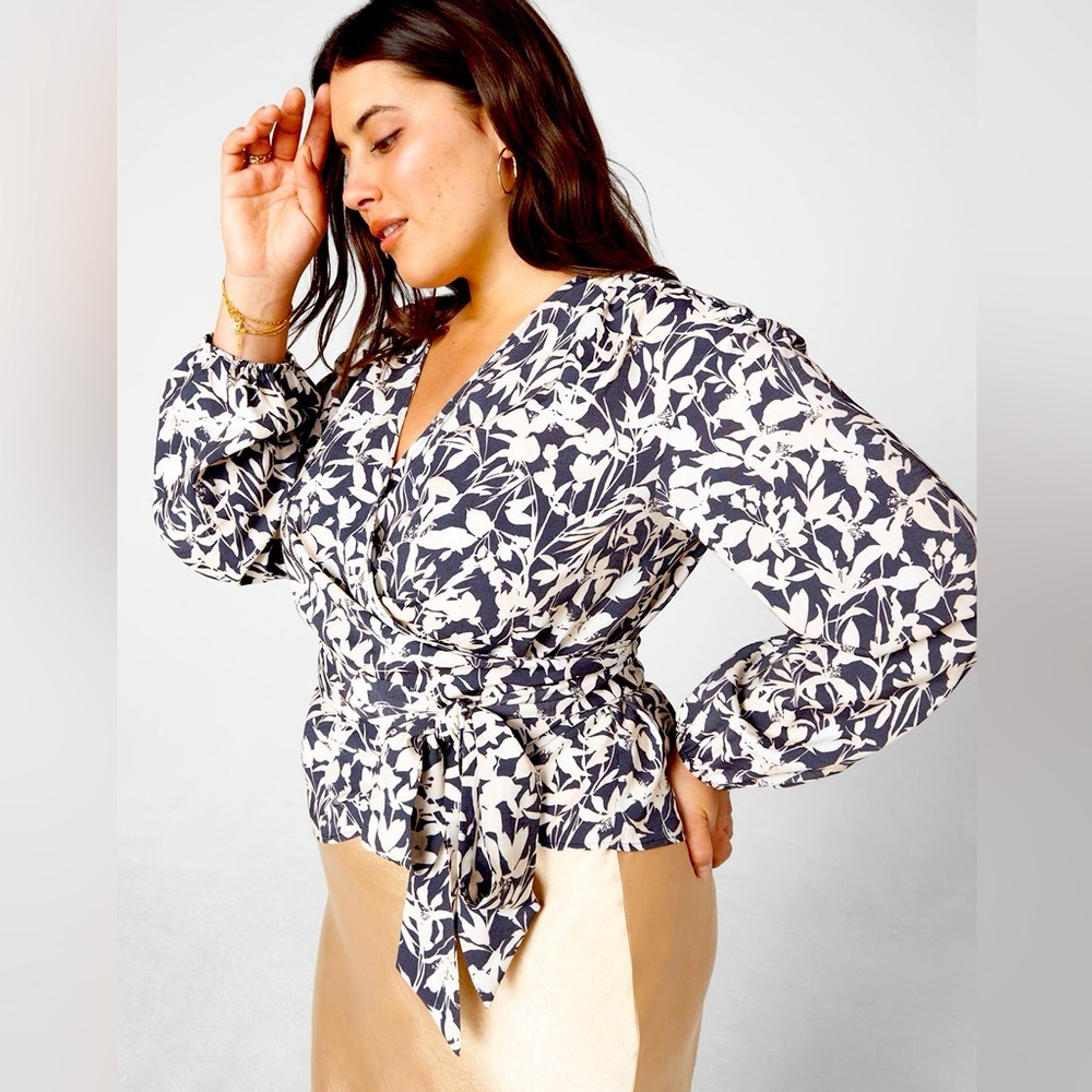 Lane Bryant Classic Crop Long-Sleeve Full Wrap Top in Maya Floral Size 28